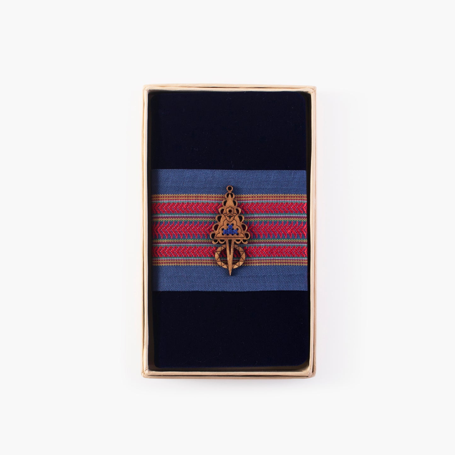 A6 notepad covered in vibrant velvet and decorated with a wooden pendant - Blue