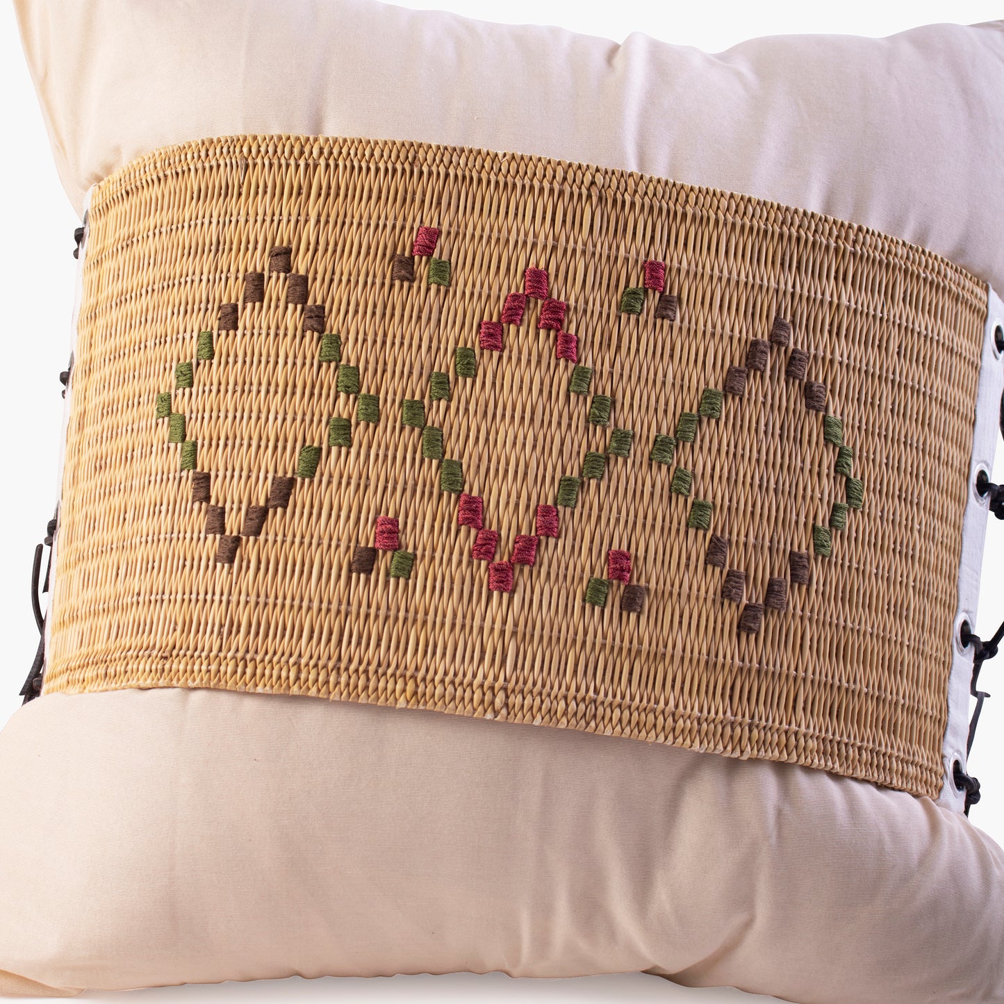 Cushion cover in wild rush and beige cotton