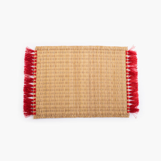 Set of 4 wild rush coasters adorned with red silk thread tassels - Natural finish